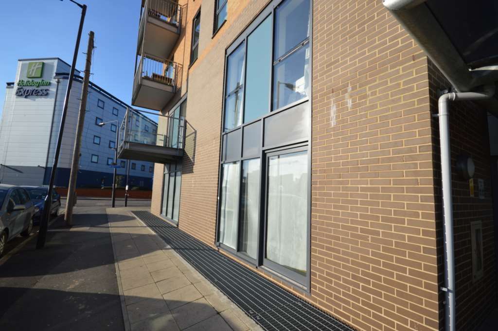 2 bedroom flat to rent, Mercury House, Jude Street, Canning Town