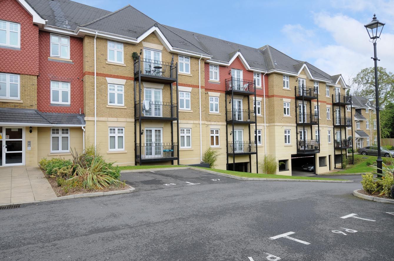 2 bedroom apartment to rent, Mayfield Court, London Road, Bushey, WD23 2NN