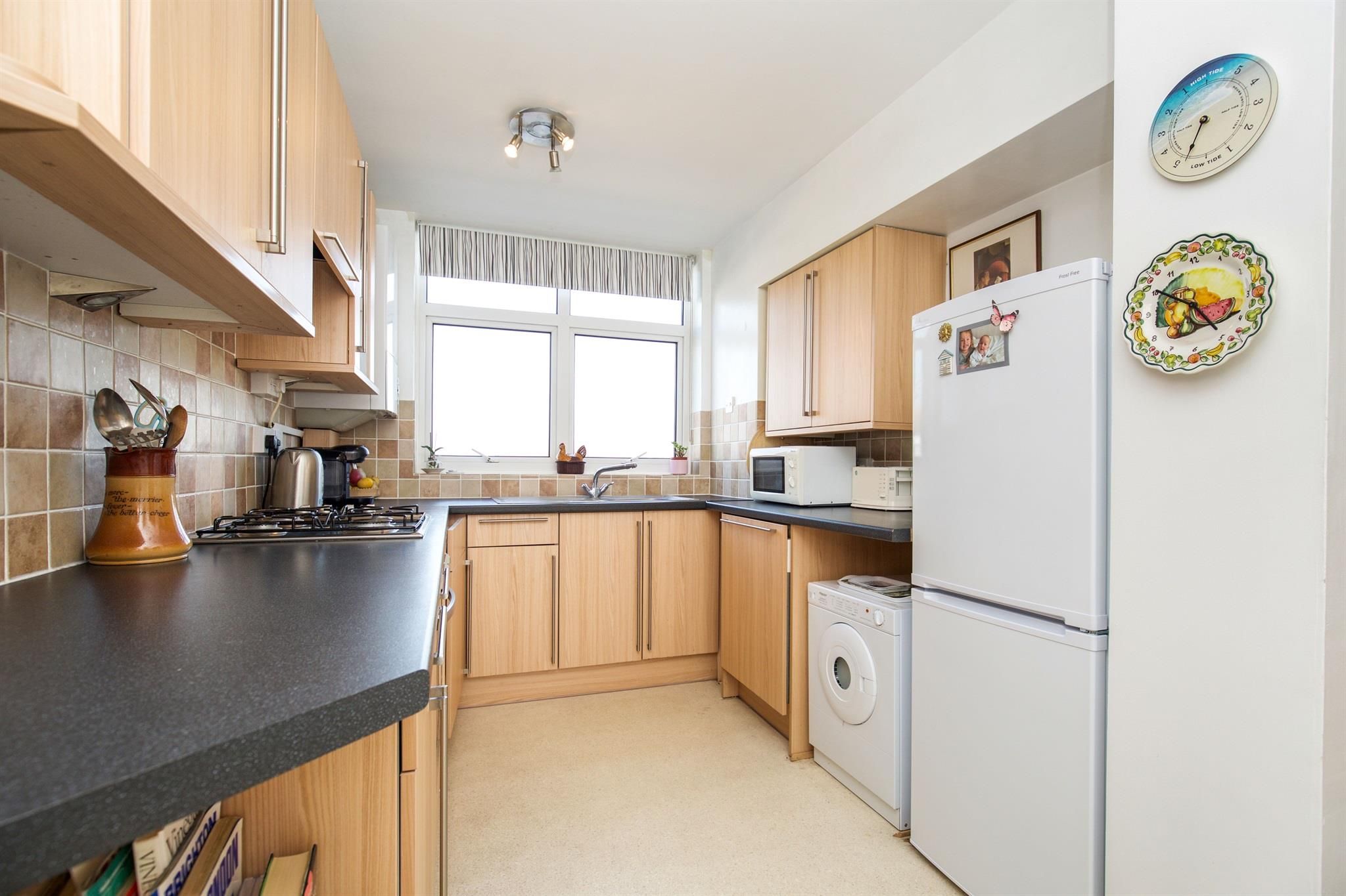 2 bedroom flat for sale, Ferry Road, Shorehambysea, BN43 5YJ