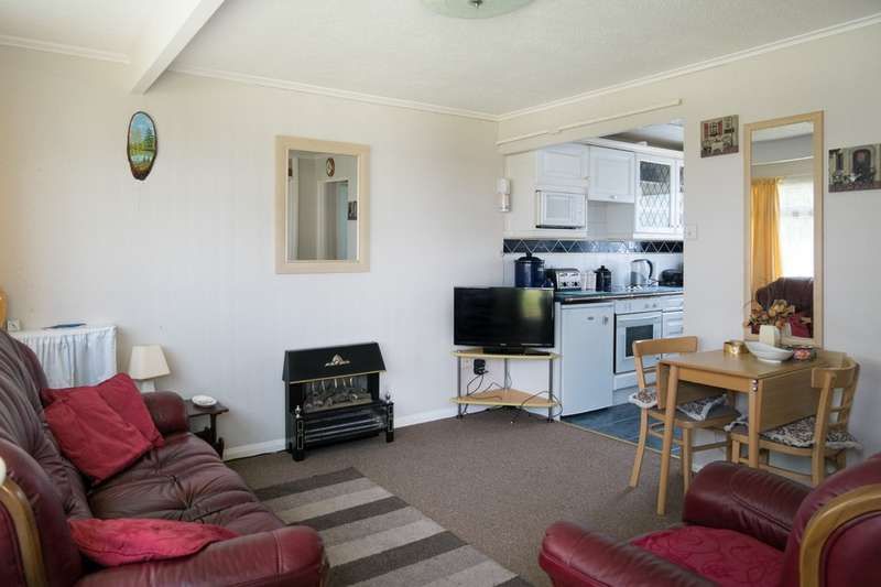 2 bedroom chalet for sale, Sundowner Holiday Park, Newport, Hemsby, Norfolk, NR29 4NN