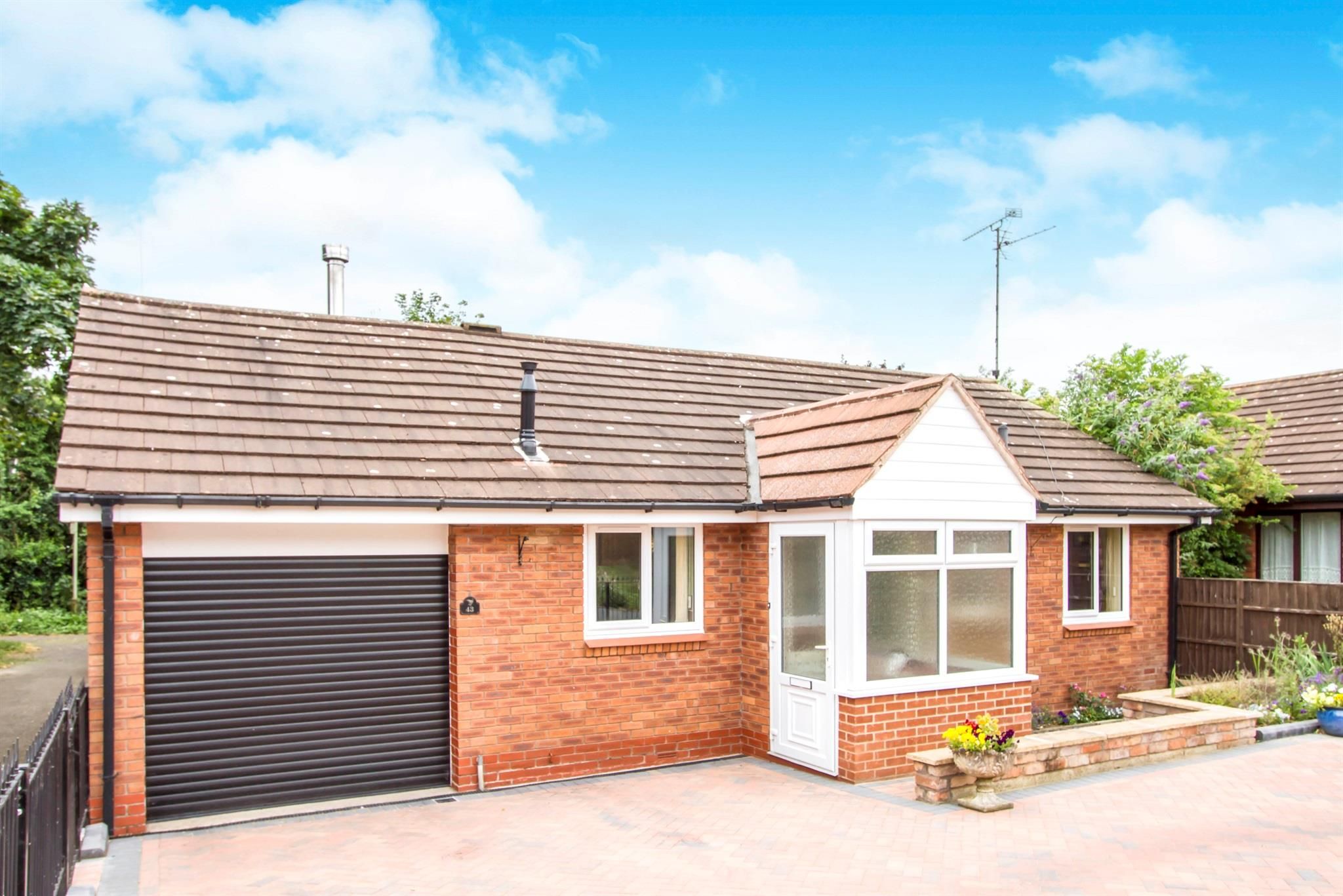 2 bedroom detached bungalow for sale, Osprey Road, Leicester, LE4 1BQ