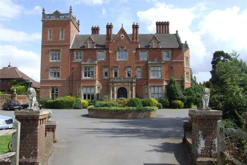 2 bedroom flat for sale, Lyne House, Rusper Road, Capel, RH5 5HQ