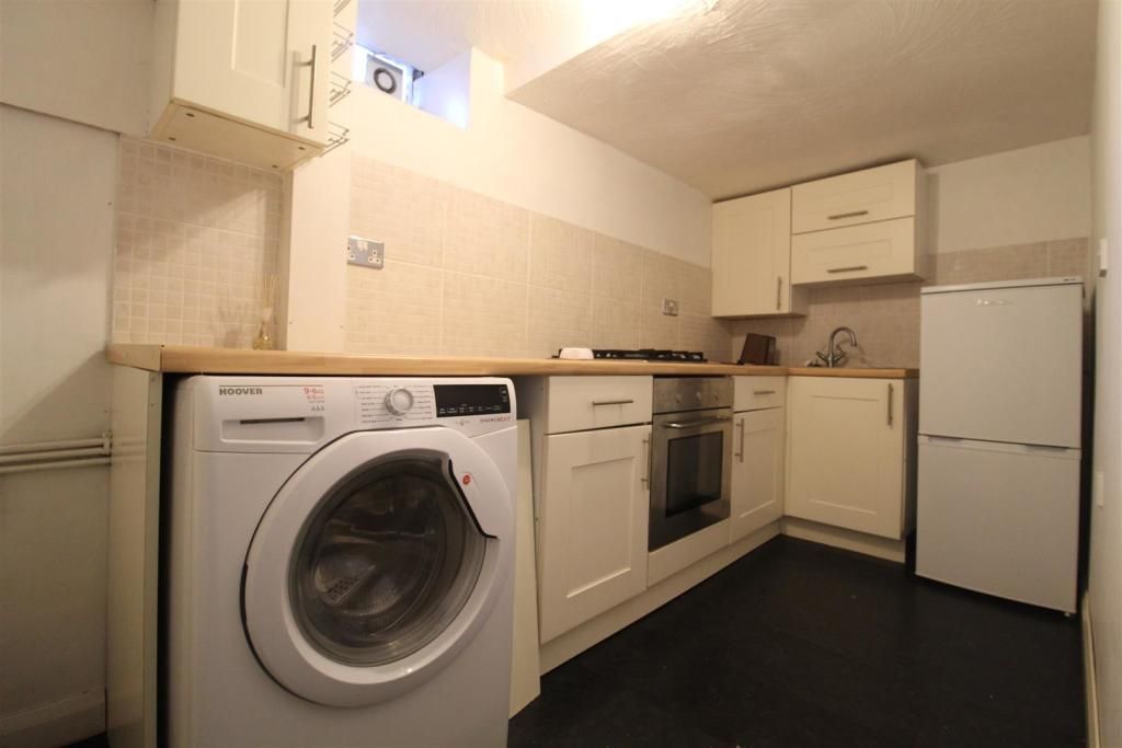 1 bedroom terraced house to rent, Green Terrace Square, Savile Park