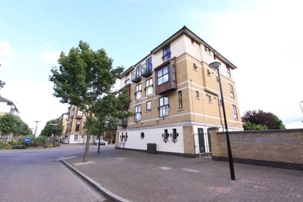 2 bedroom apartment to rent, West Lodge, Britannia Village, E, E16 1SA