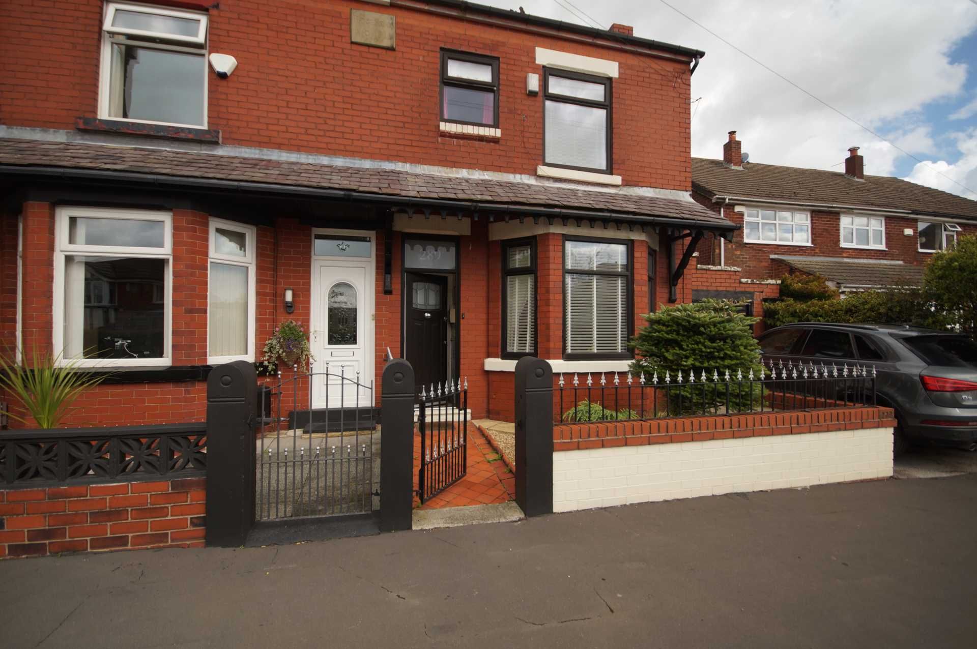 3 bedroom semidetached house to rent, Manchester Road, Bolton, BL6 5BD