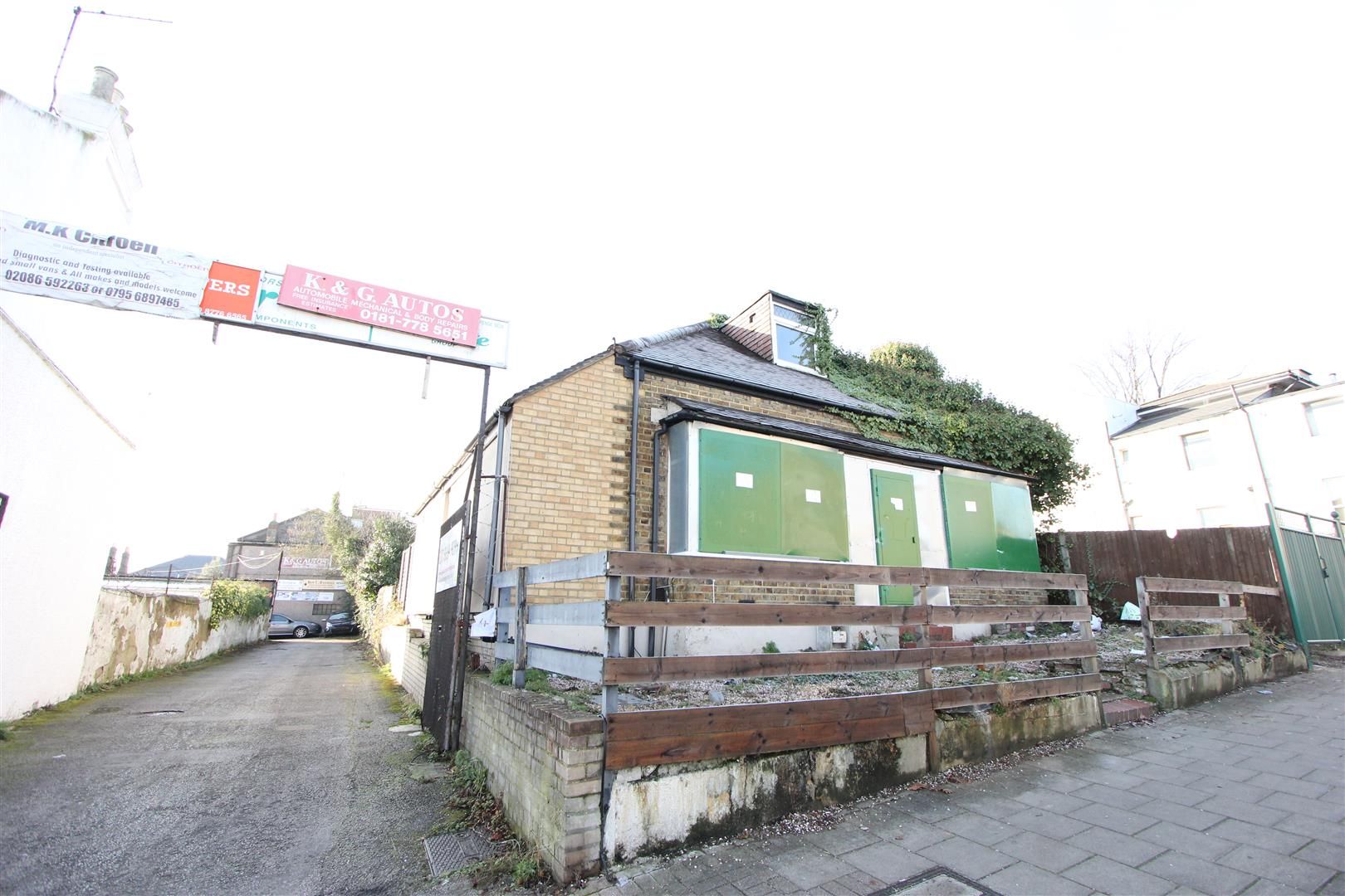 2 bedroom detached bungalow for sale, Oak Grove Road, Penge SE, London