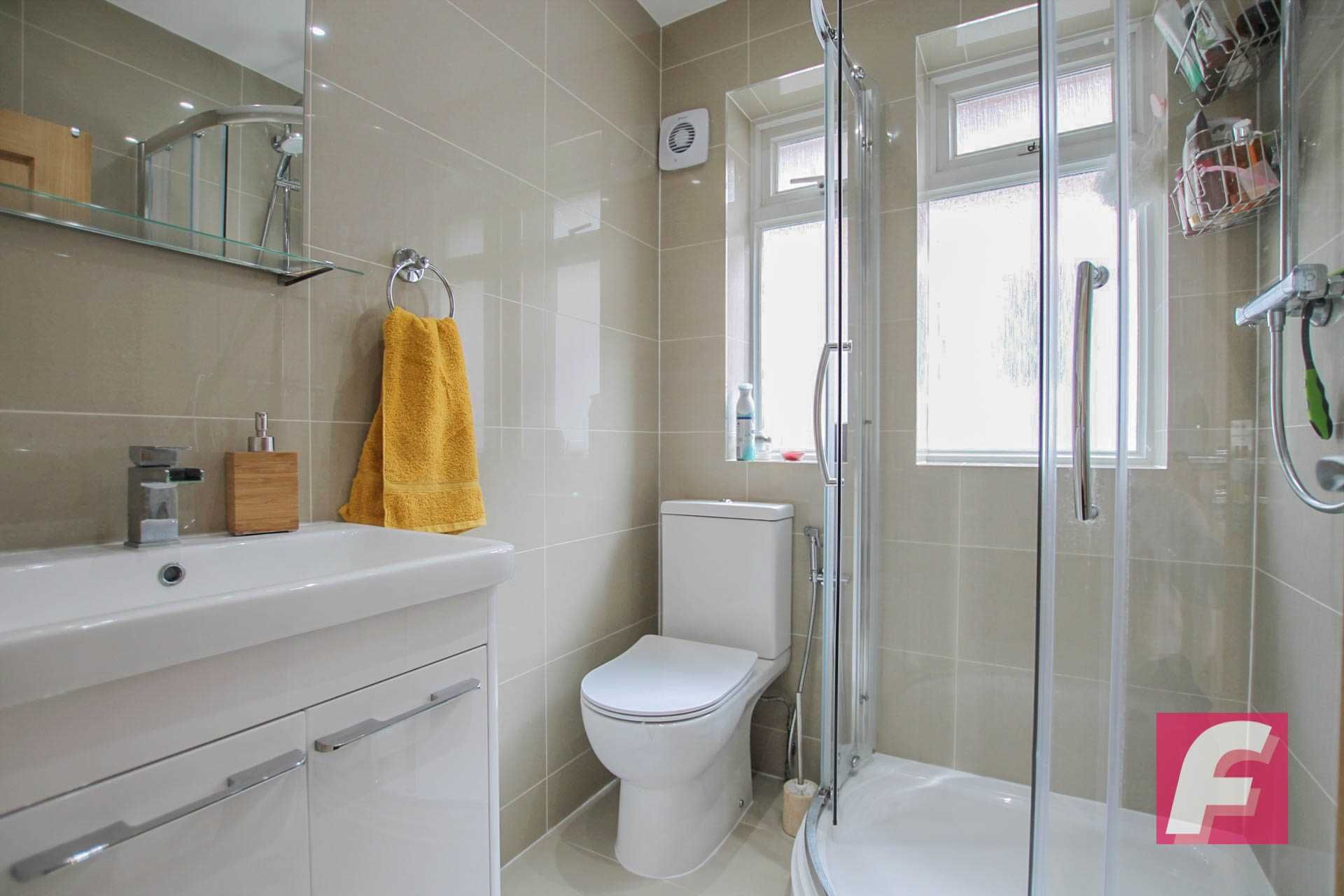 2 bedroom semidetached bungalow for sale, Hillrise Avenue, Watford