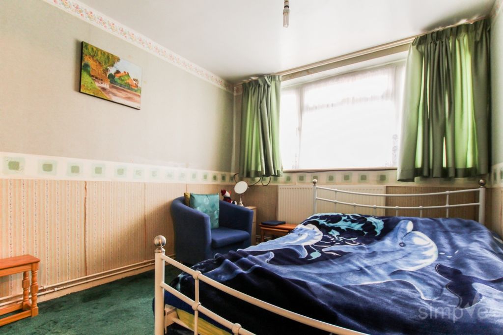 2 Bedroom Flat For Sale Black Rod Close Hayes Ub Ub3 4ql