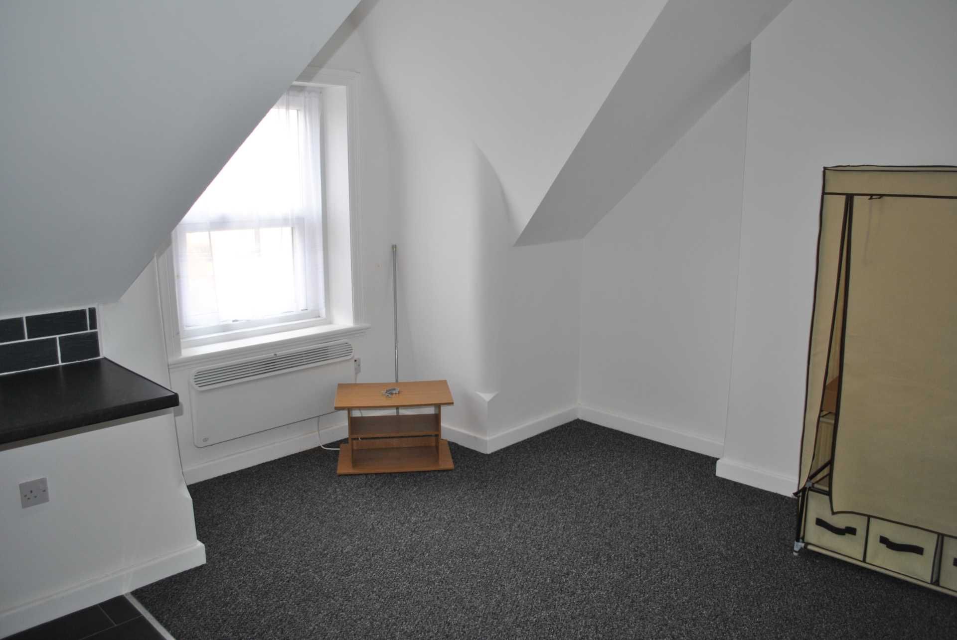 Studio flat to rent, Holmfield Road, Blackpool, FY2 9SL