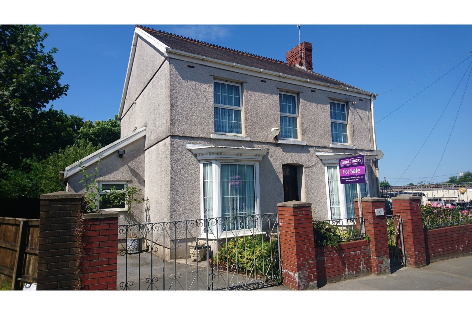 3 bedroom detached house for sale, Carmarthen Road, Fforestfach, Swansea SA, SA5 4AF