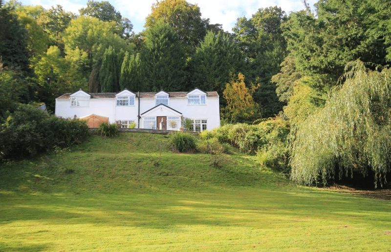 3 bedroom country house for sale, Erbistock, Wrexham LL, LL13 0DR