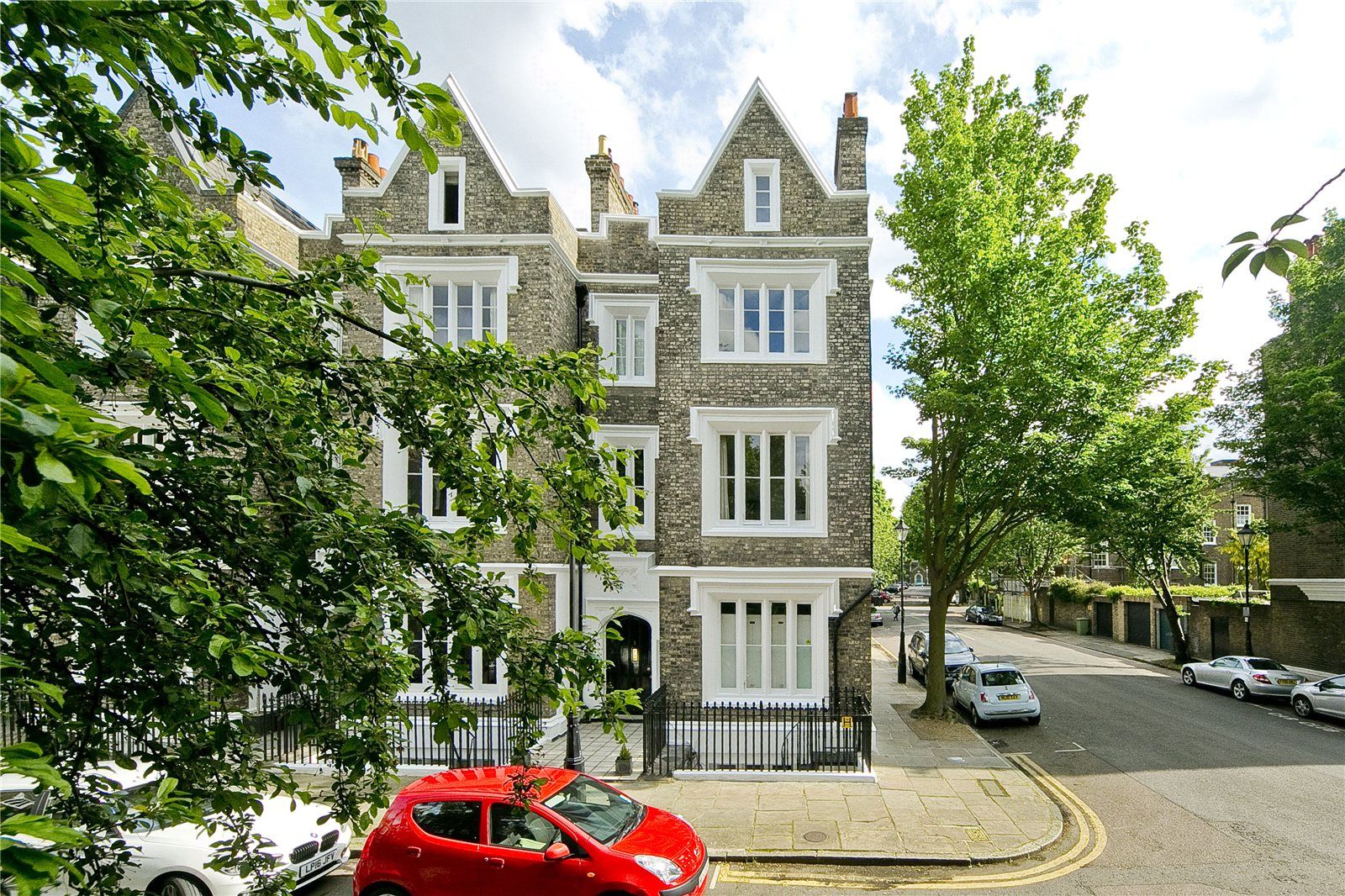 2 bedroom flat for sale, Lonsdale Square, London, N1 1EN