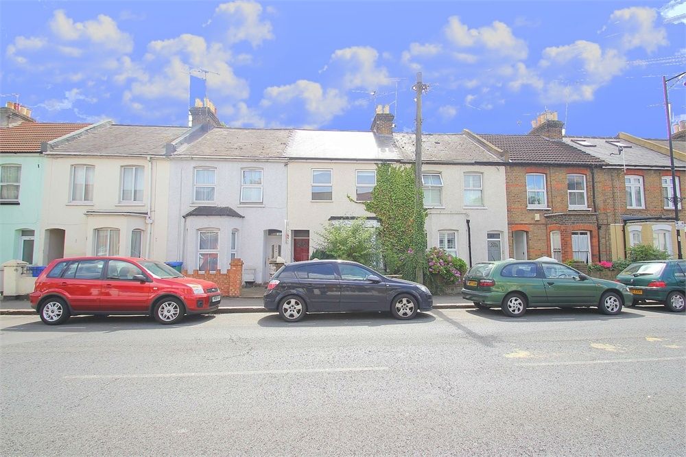 2 bedroom terraced house to rent, Arthur Road, Windsor, Berkshire SL