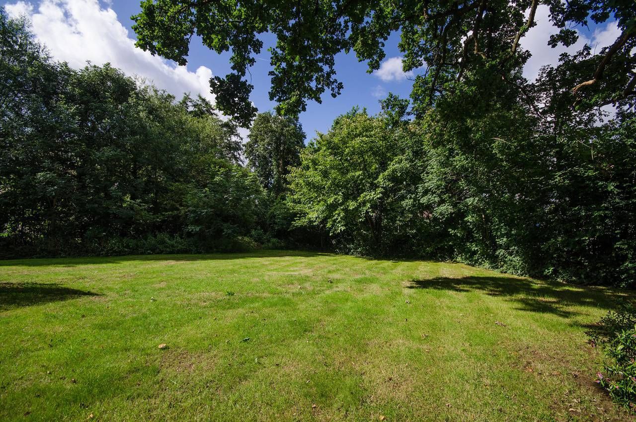 2 bedroom flat to rent, Nugents Park, Hatch End, HA, HA5 4QX