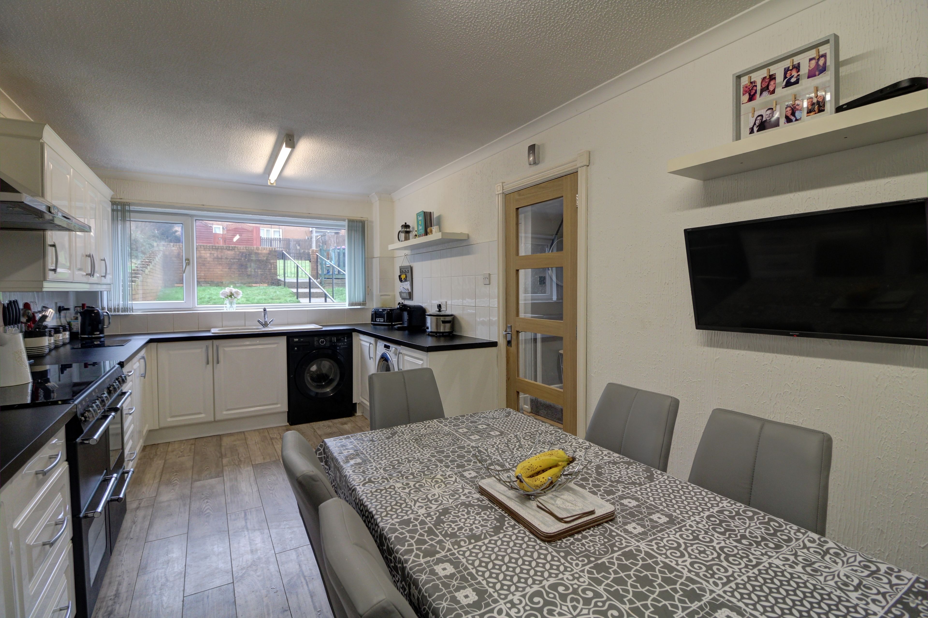 3 bedroom end of terrace house for sale, Church Avenue, Trevethin