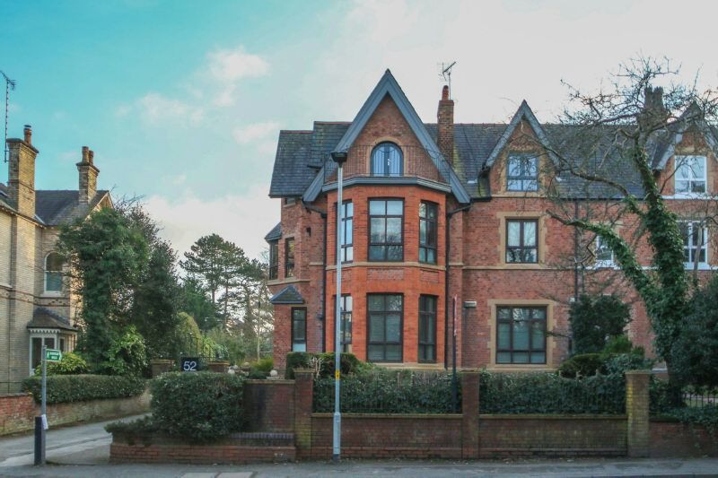 2 bedroom flat for sale, Stamford Road, Bowdon, Altrincham WA, WA14 2JW