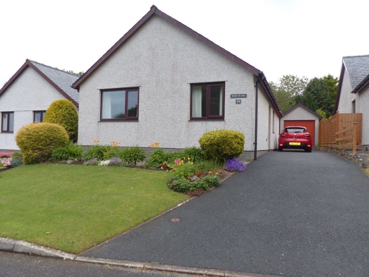 3 bedroom bungalow for sale, Glan Ysgethin, Talybont, LL43 2BB