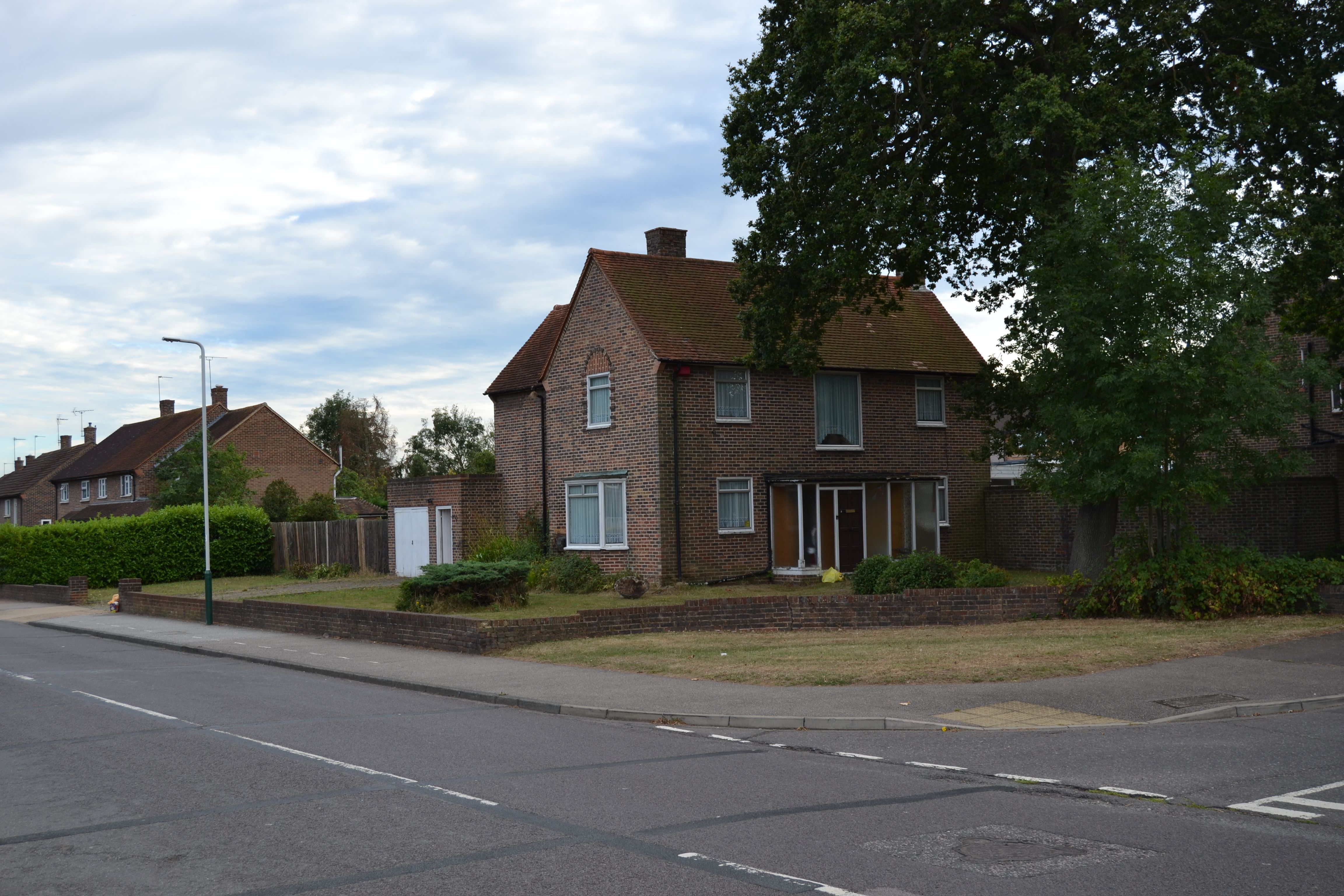 4 bedroom detached house for sale, Wrexham Road, Romford, RM3 9HH