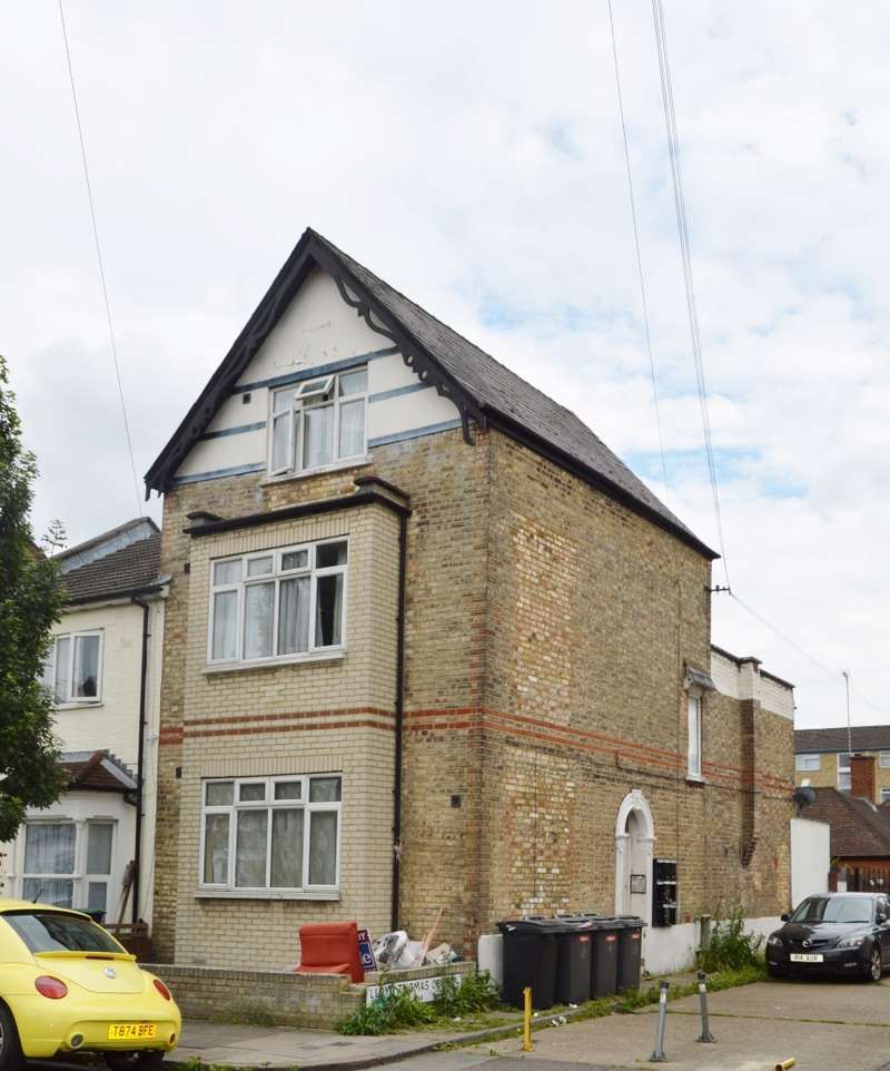 Studio flat for sale, Truro Road, Truro Road, London, N22 8EH