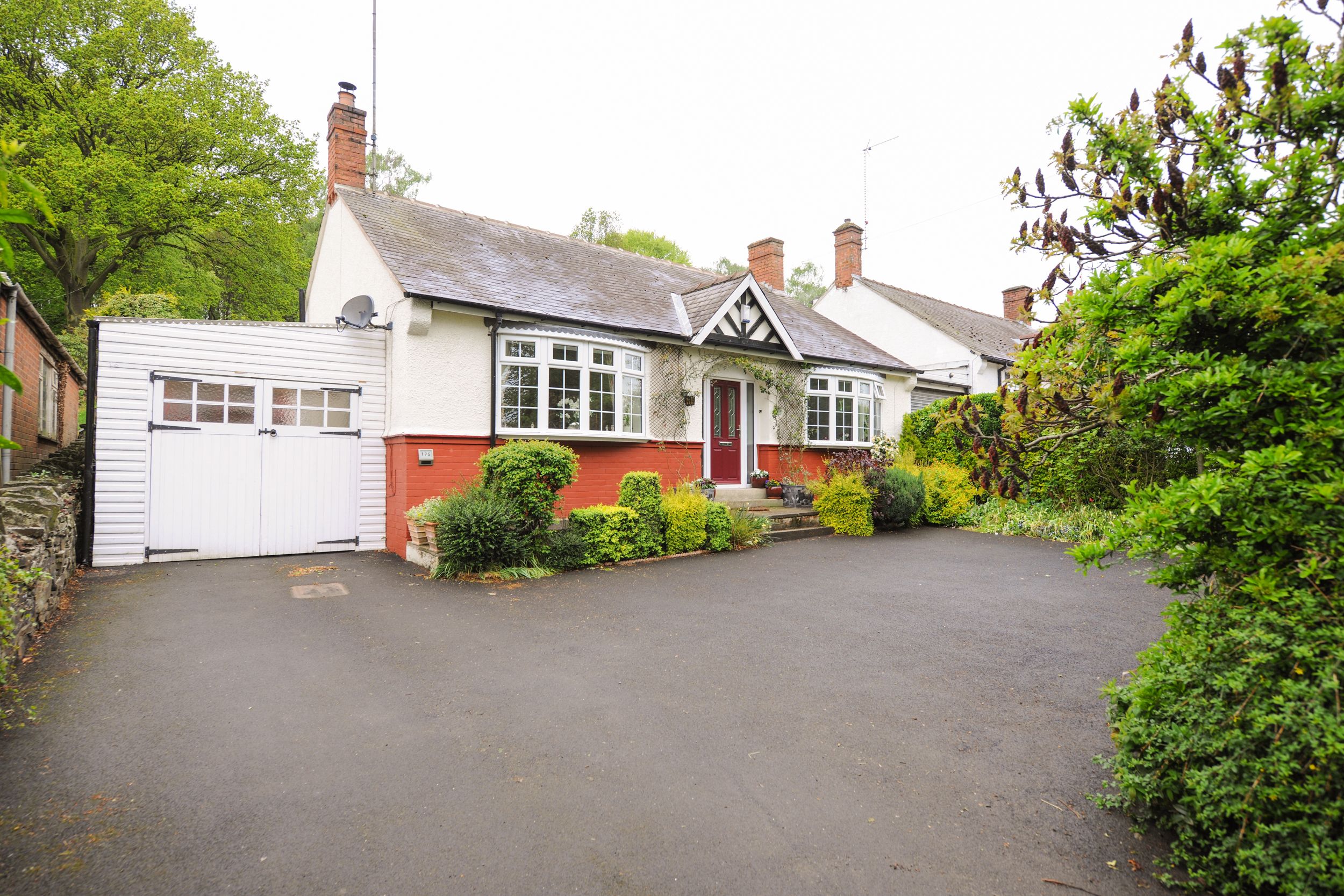 2 bedroom detached bungalow for sale, Handley Road, New Whittington