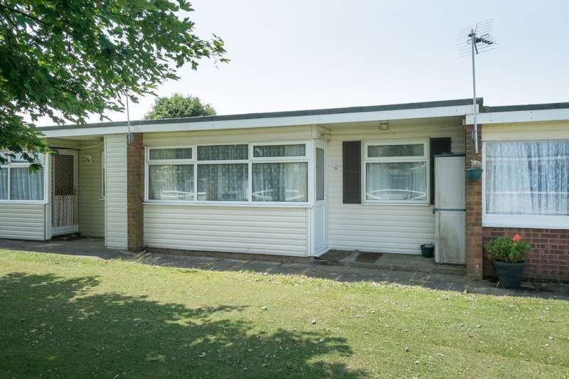 2 bedroom chalet for sale, Sundowner Holiday Park, Newport, Hemsby, Norfolk, NR29 4NN