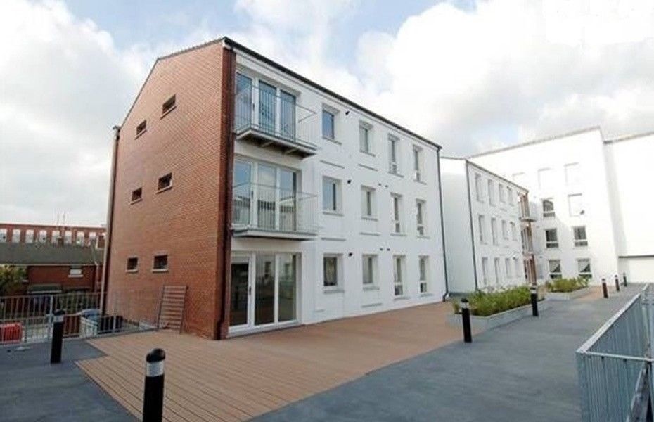 2 bedroom flat to rent, Clonard Street, Belfast, BT13 2QW
