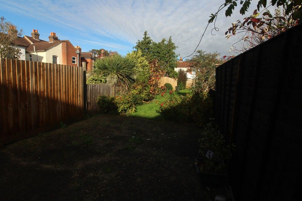 3 bedroom terraced house to rent, Gordon Road, Fareham PO, PO16 7TW