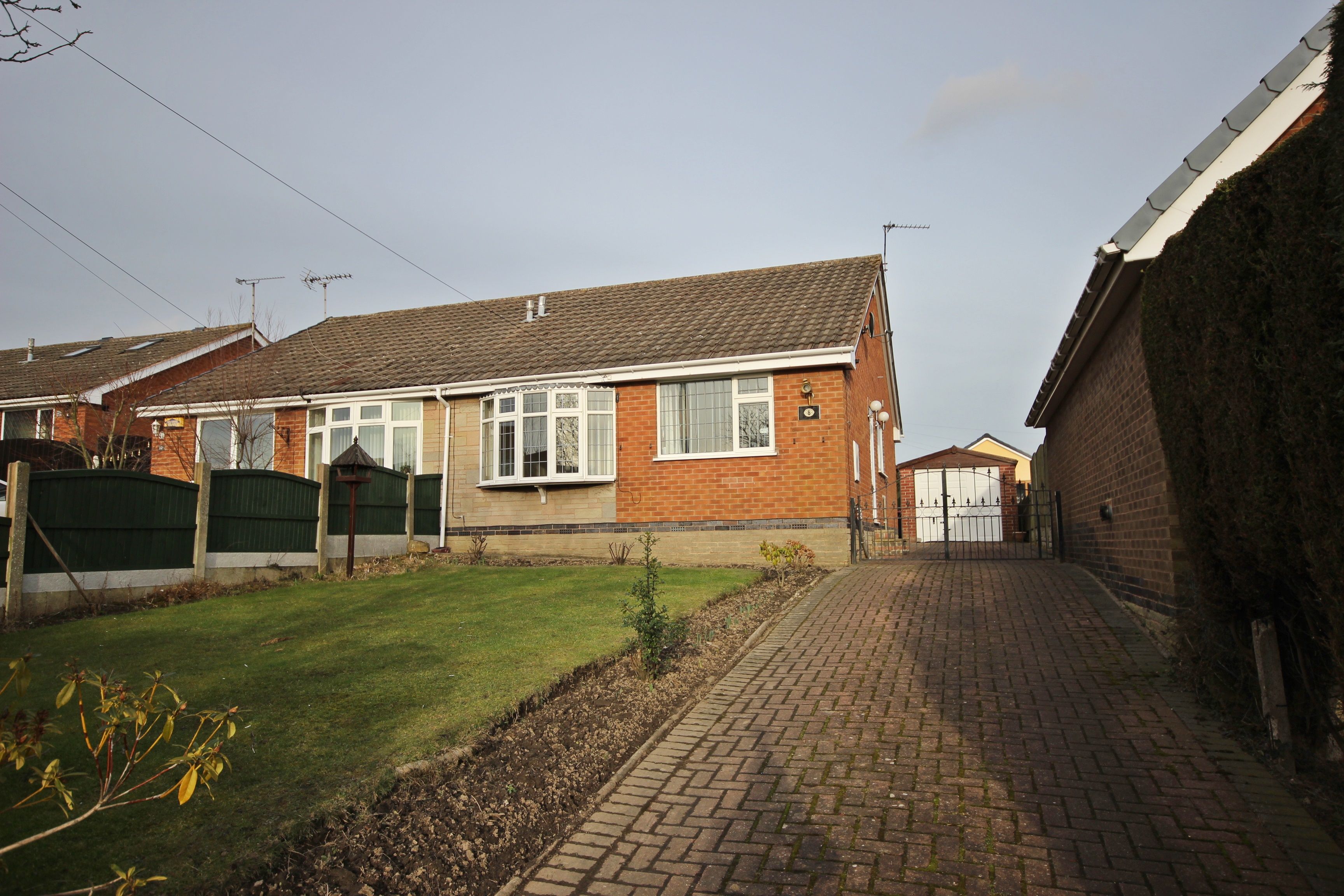 2 bedroom semidetached bungalow to rent, Sycamore Close, Selston NG