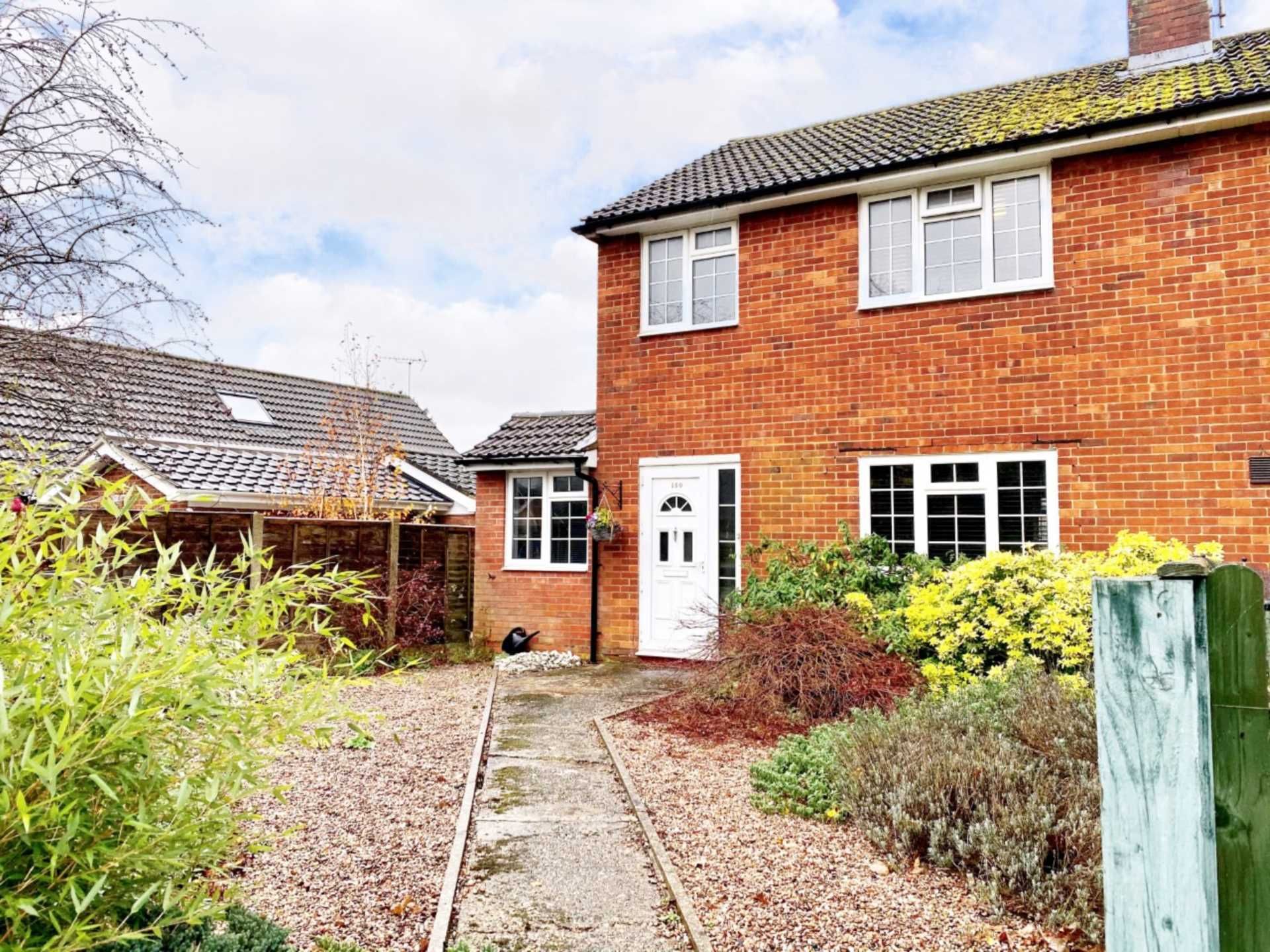 3 bedroom semidetached house to rent, Aylesbury Road, Aylesbury, HP22 6AP