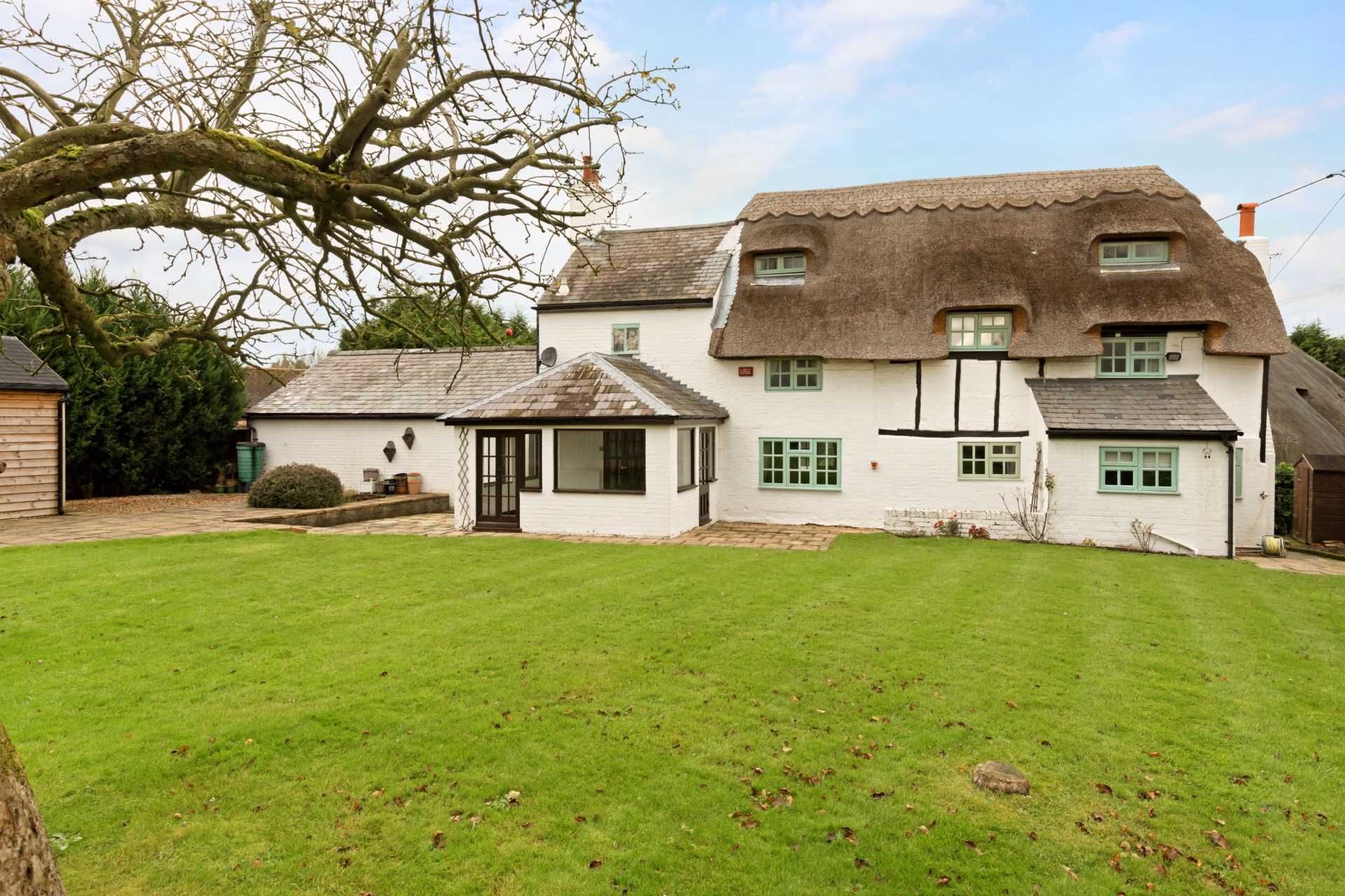 5 bedroom detached house to rent, Pegg House, Peggs Lane, Buckland