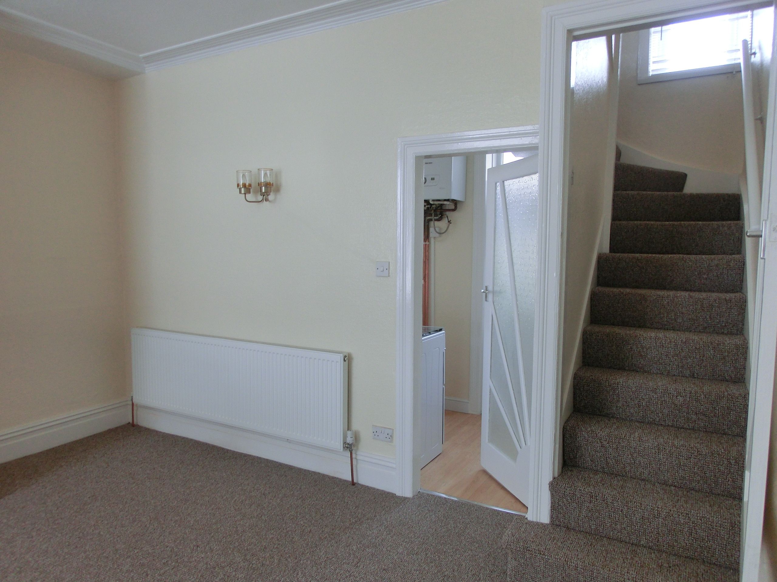 2 bedroom terraced house to rent, New Works Road, Bradford, BD12 0LB