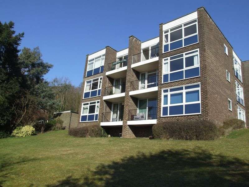 2 bedroom flat to rent, Filmer Grove, Godalming, GU7 3AF