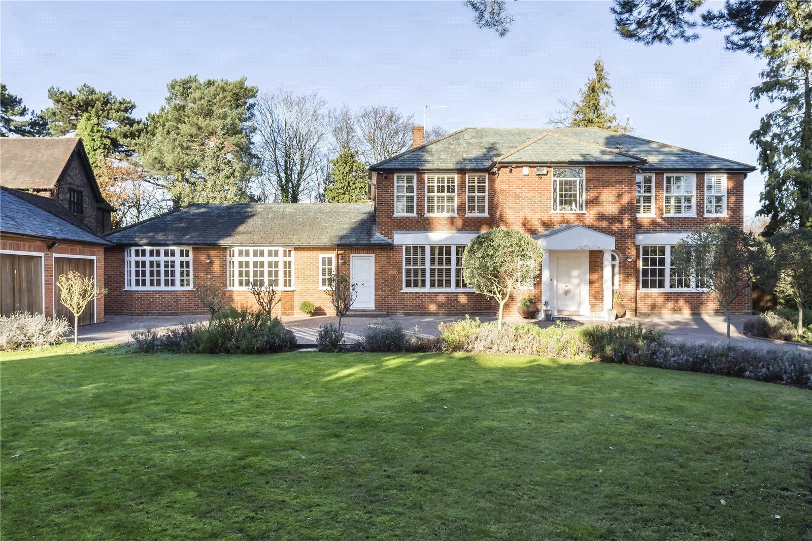 6 bedroom detached house to rent, Coombe Hill Road, Coombe, Kingston