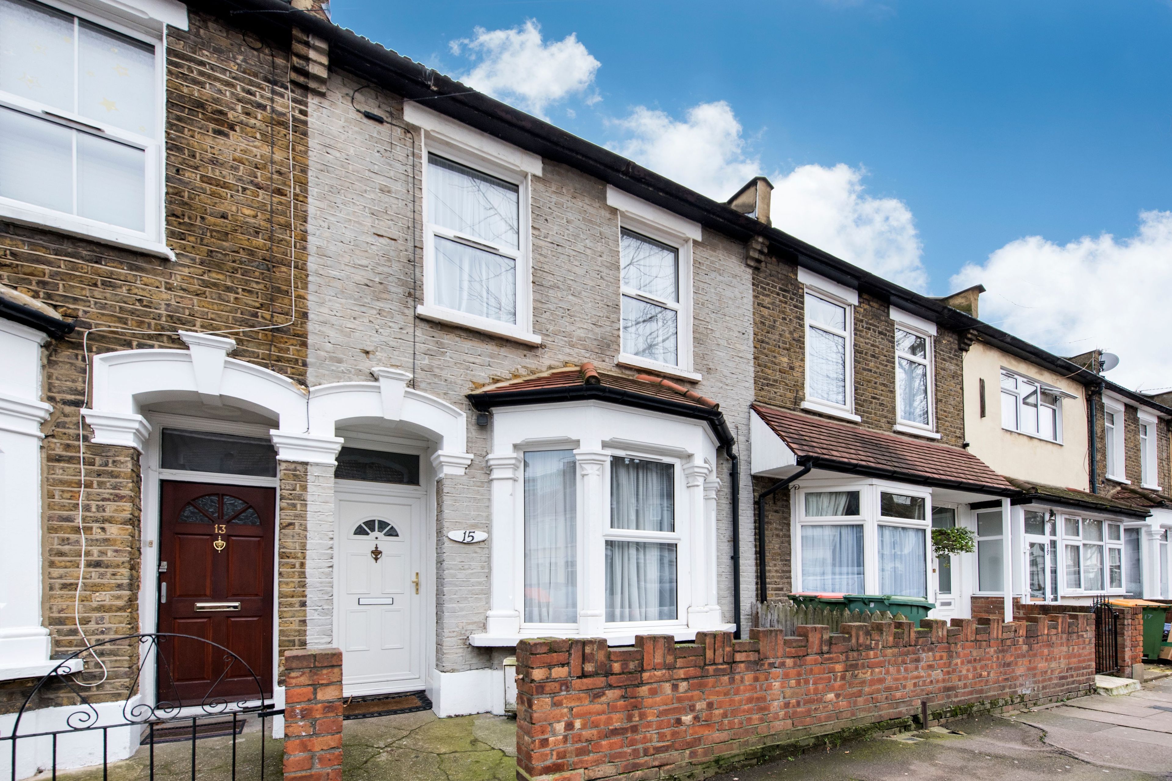 3 bedroom terraced house to rent, Harcourt Road, Stratford E, London