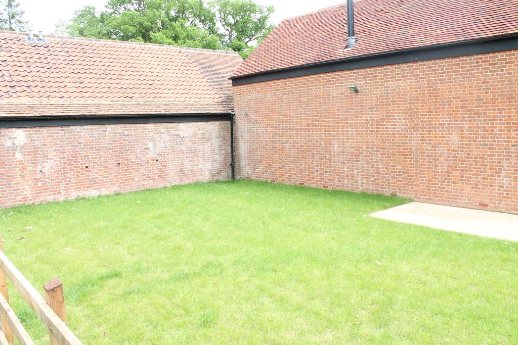4 Bedroom Detached House For Sale The Dovecote Granary Manor