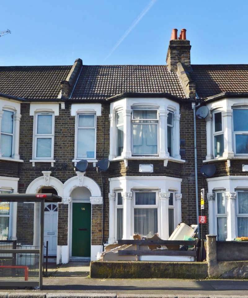 3 bedroom flat for sale, New Barn Street, New Barn Street, London, E13 8JW