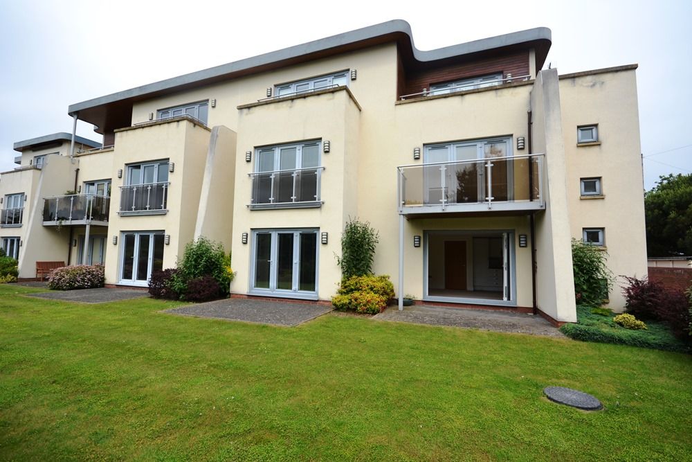 2 bedroom flat for sale, Captains View, Scalby Mills Road, Scarborough