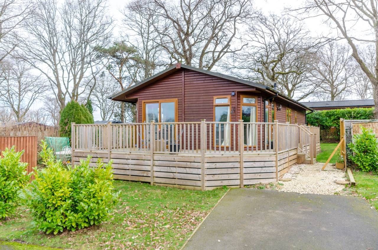 2 bedroom mobile home for sale, Edgeley Park, Farley Green, GU, GU5 9DW