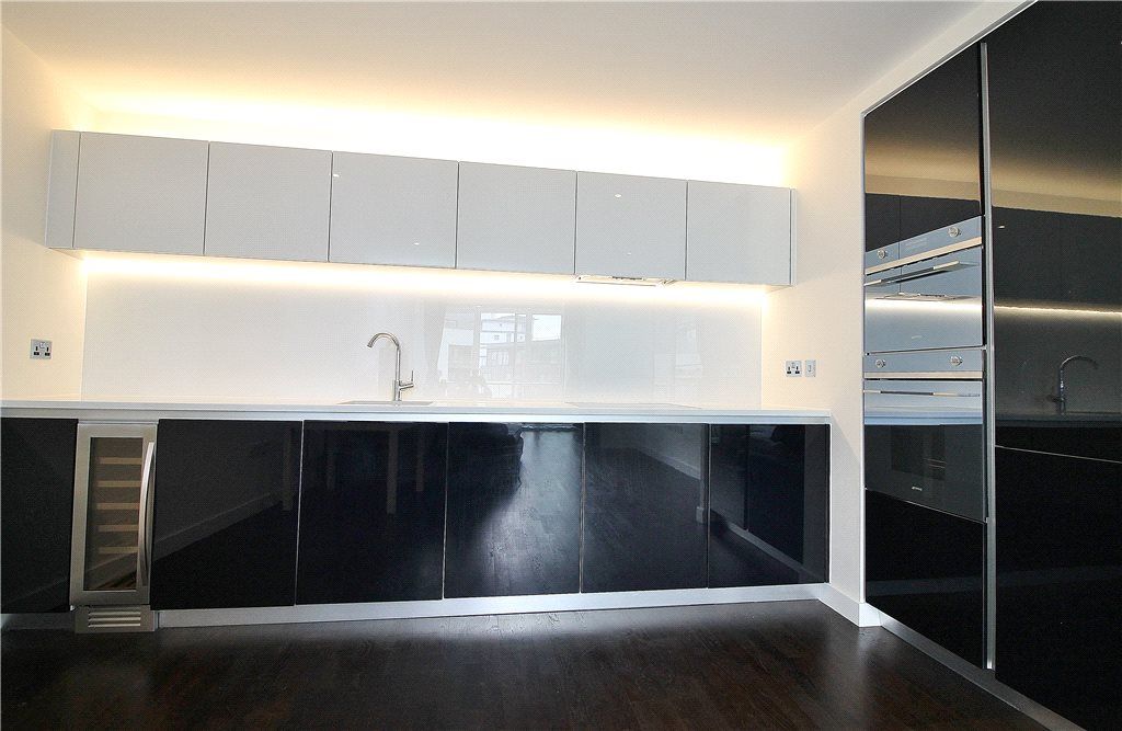 1 Bedroom Flat To Turner House Kew Bridge West