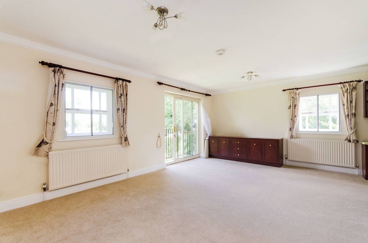 2 bedroom flat to rent, Nugents Park, Hatch End, HA, HA5 4QX