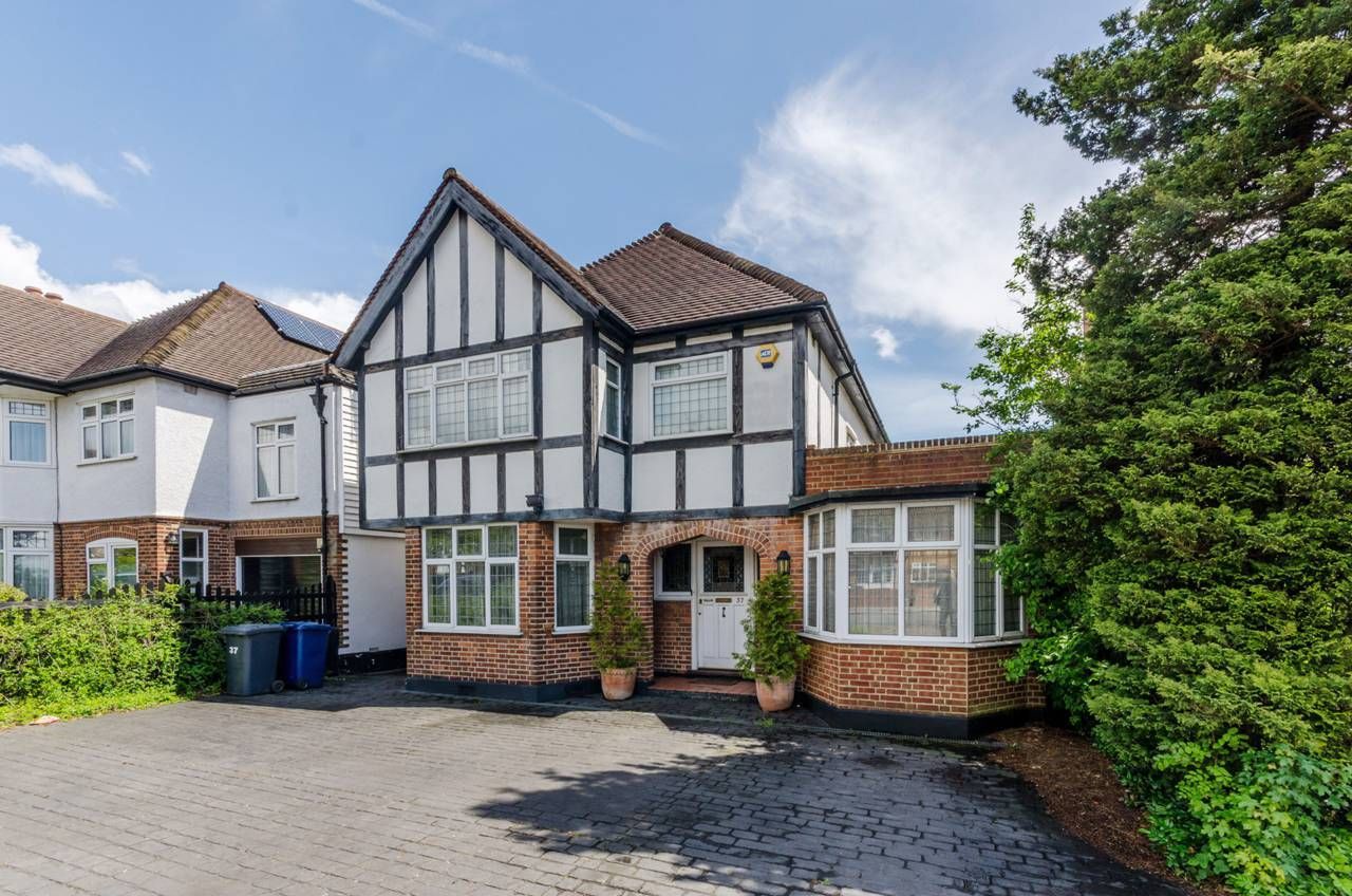 4 bedroom detached house for sale, Parkside, Mill Hill, NW, NW7 2LN