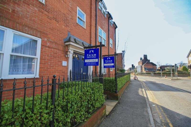 2 bedroom flat to rent, The Orkneys, Salisbury Road, Blandford Forum