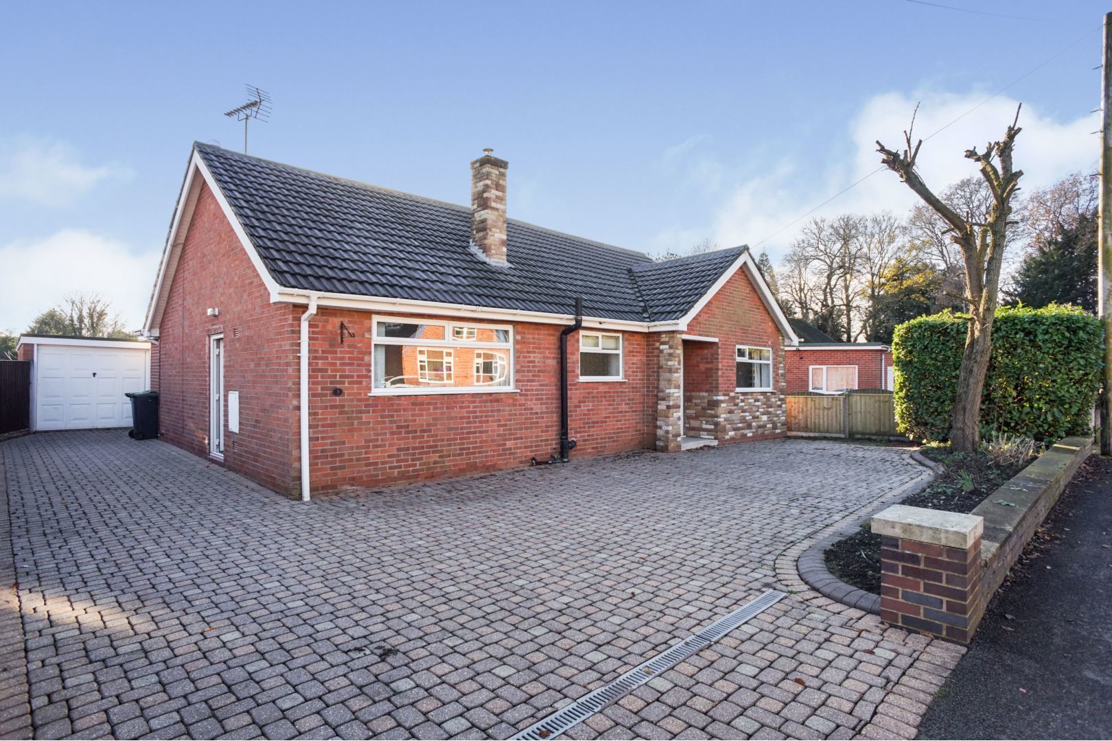3 bedroom detached bungalow for sale, Hawthorn Close, Doveridge, Ashbourne DE, DE6 5ND