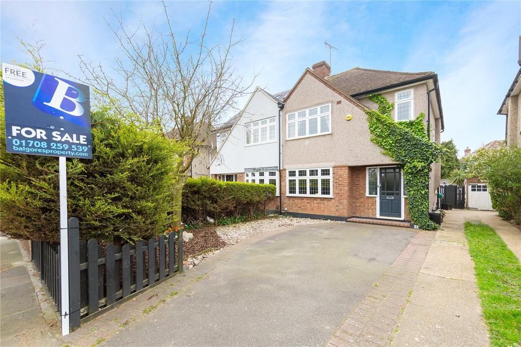 3 bedroom semidetached house for sale, Avon Road, Upminster, RM, RM14 1QU