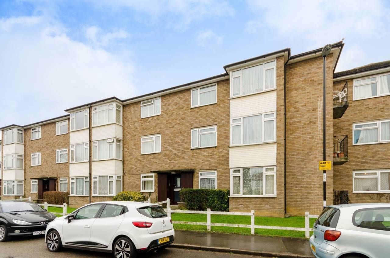 2 bedroom flat for sale, Osborne Gardens, Thornton Heath, CR7 8PA