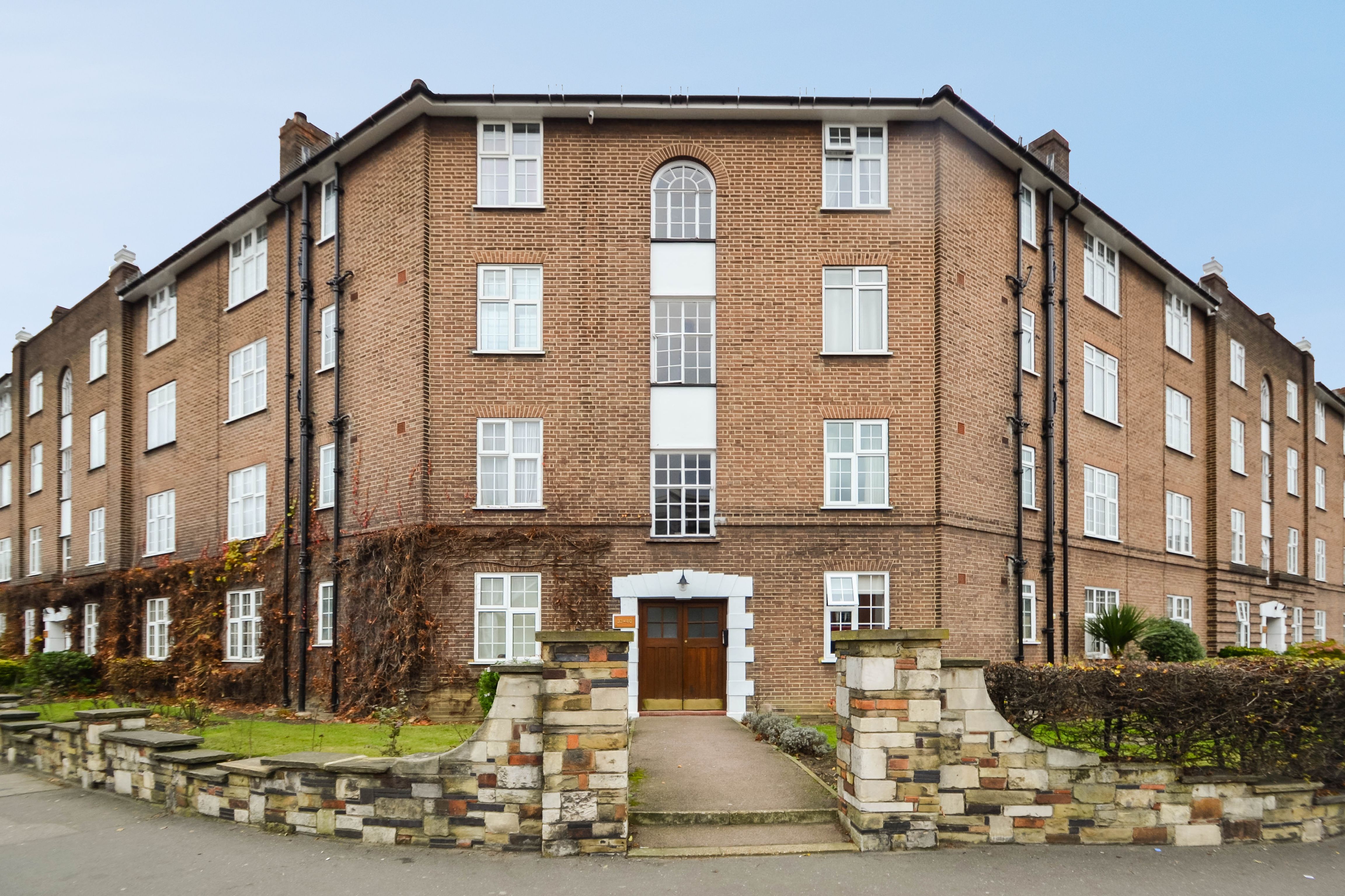 2 bedroom flat to rent, London Road, Kingston Upon Thames, Surrey KT