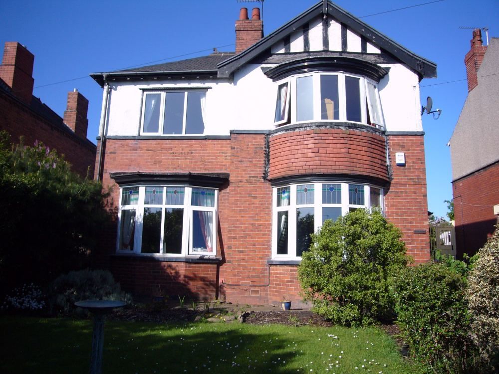 4 bedroom detached house for sale, Broom Road, Broom, Rotherham, S60 2SN