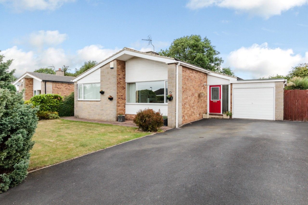 3 bedroom detached bungalow for sale, Mill Hill Close, Pontefract, West