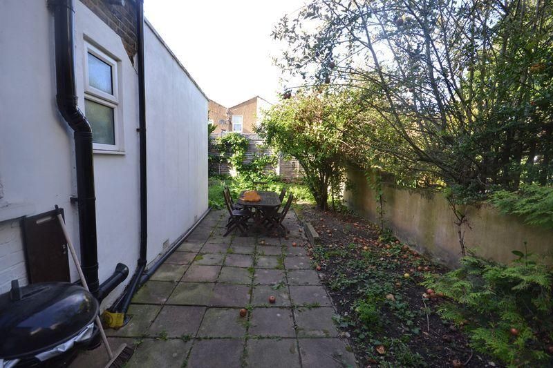 2 bedroom flat to rent, Two Bed Ground Floor Flat To Let, Barclay Road, E (Private Garden