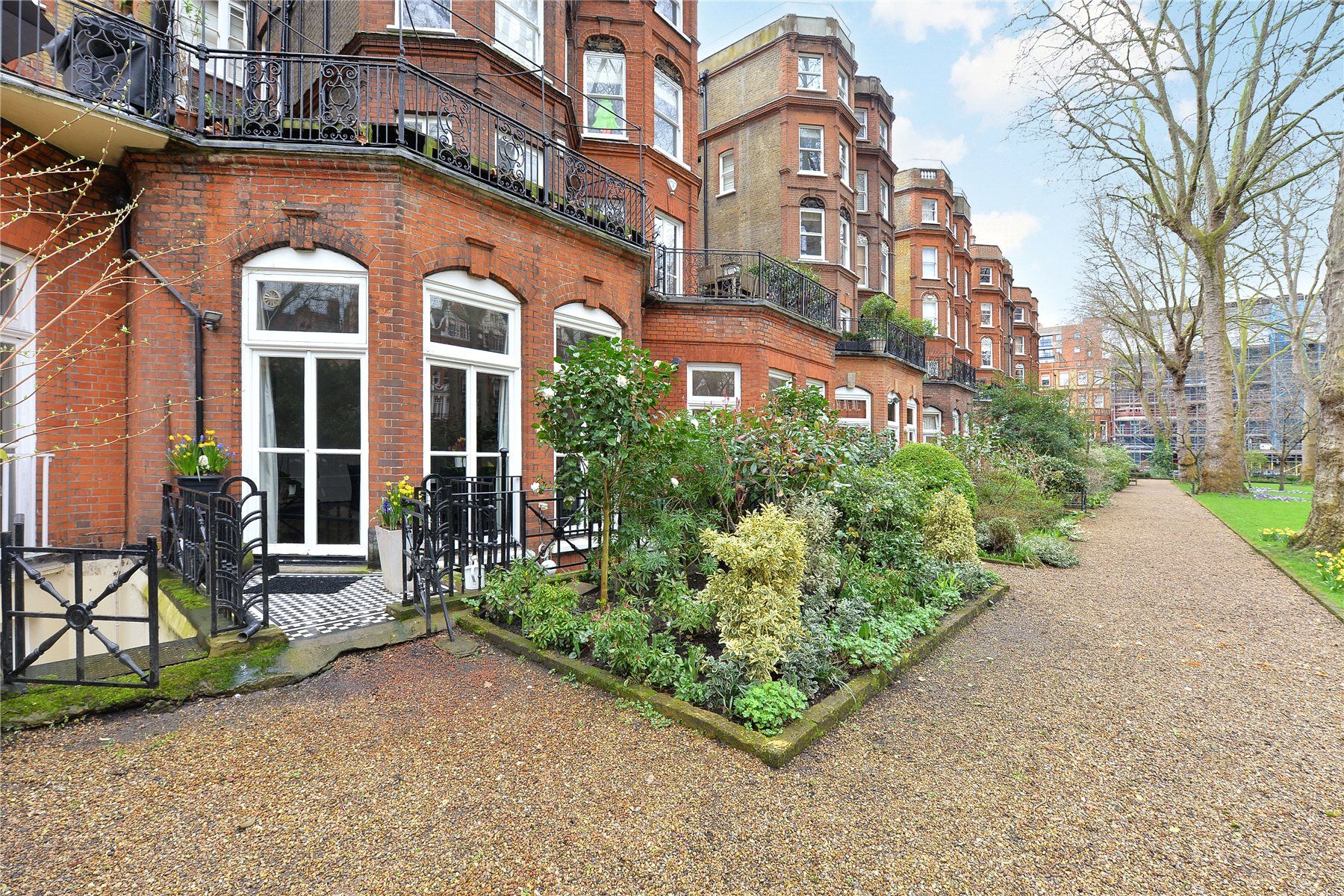 3 bedroom flat for sale, Bramham Gardens, London, SW5 0JQ